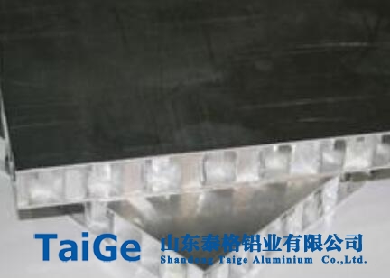 蜂窩鋁闆
